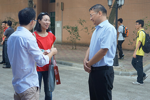 副书记李江对回校员工表达关心与问候