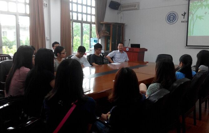 李江与员工分享诚信的重要性